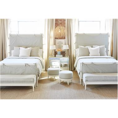 HC1554-10 Candler Queen Bed, HC1513-29 Auburn Stool and HC1523-30 Courtland Bench Room Scene