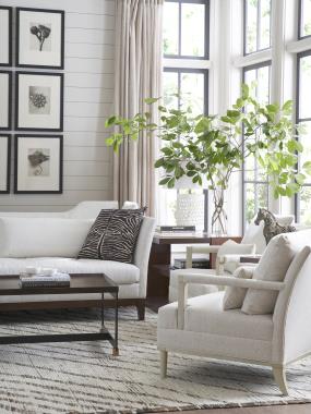 Room Scene: HC7200-06 Knole Sofa shown in fabric HC327-11 with throw pillows in HC707-98 and in standard Truffle finish, HC7229-24 Lindsay Lounge Chair shown in fabric HC230-11 and in optional Weathered Linen paint, HC7390-10 Tee Cocktail Table and HC7282-10 Lamina Side Table shown in standard
Truffle finish.