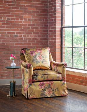 HC9509-SW Jules Swivel Chair shown in HC814-29-LIBERTY with Chair Frame in fabric HC457-57 Twine Welt  and 
back cushion & seat cushion in fabric HC457-57 Pencil Welt and HCP9184-STK Cruz Spot Table.

HCP9184-STK